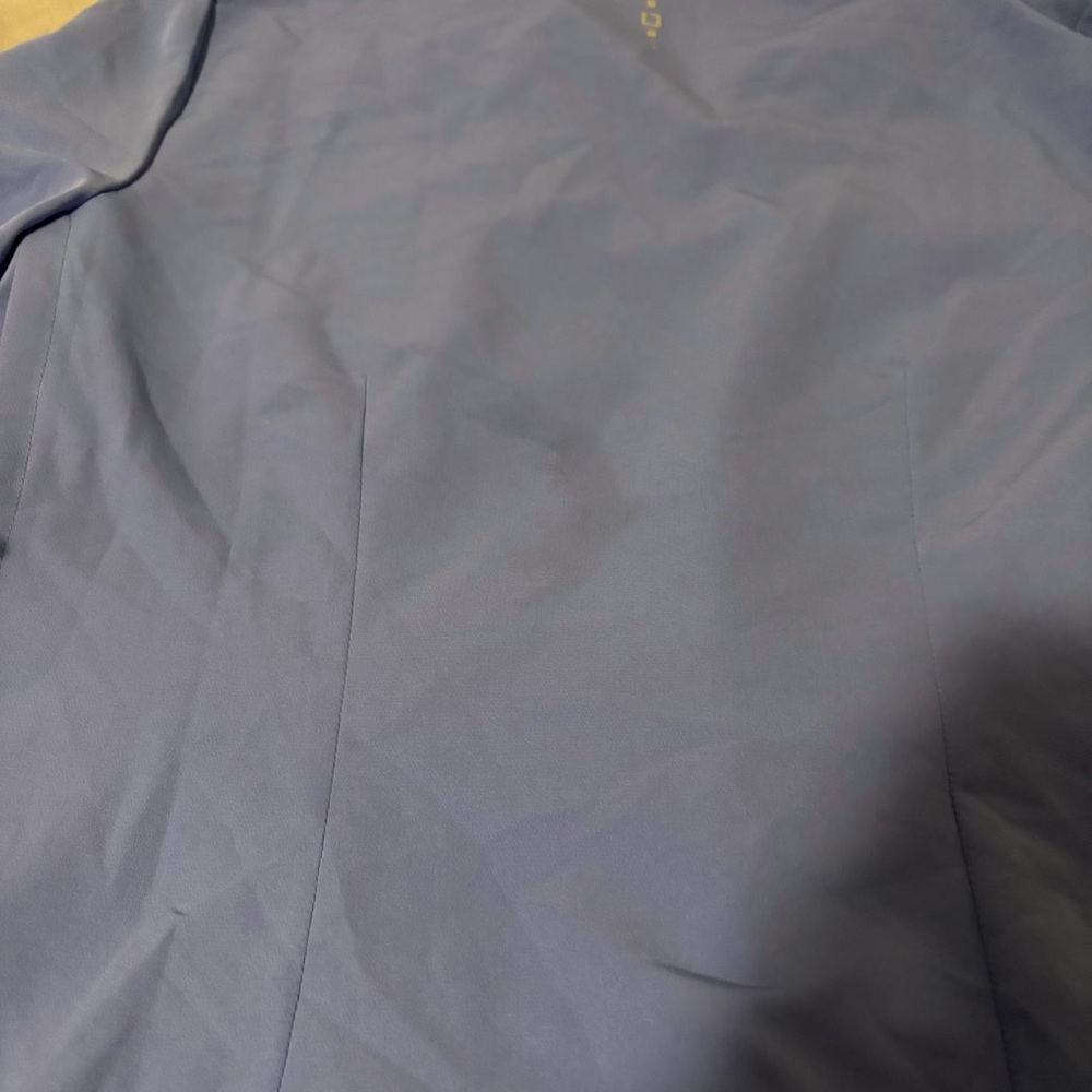 Blue V-Neck scrub top - Picture 6 of 6
